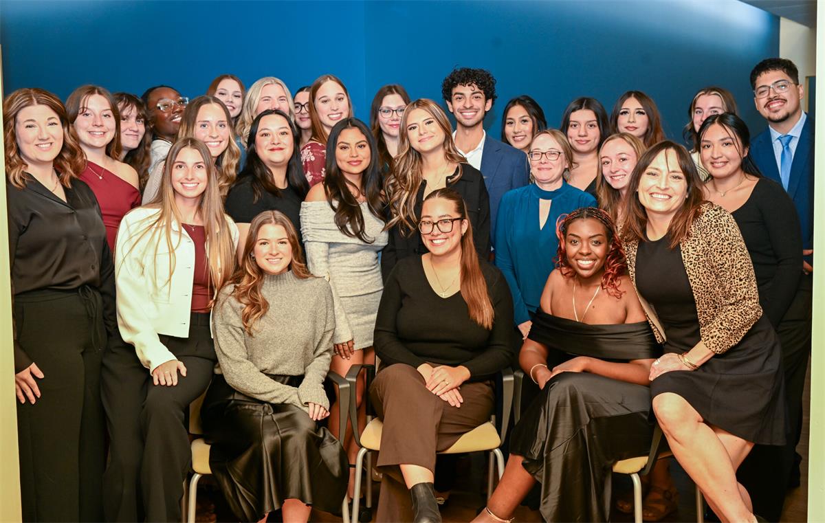 Twenty-eight AU inductees attended the 2025 induction ceremony.  Congratulations!